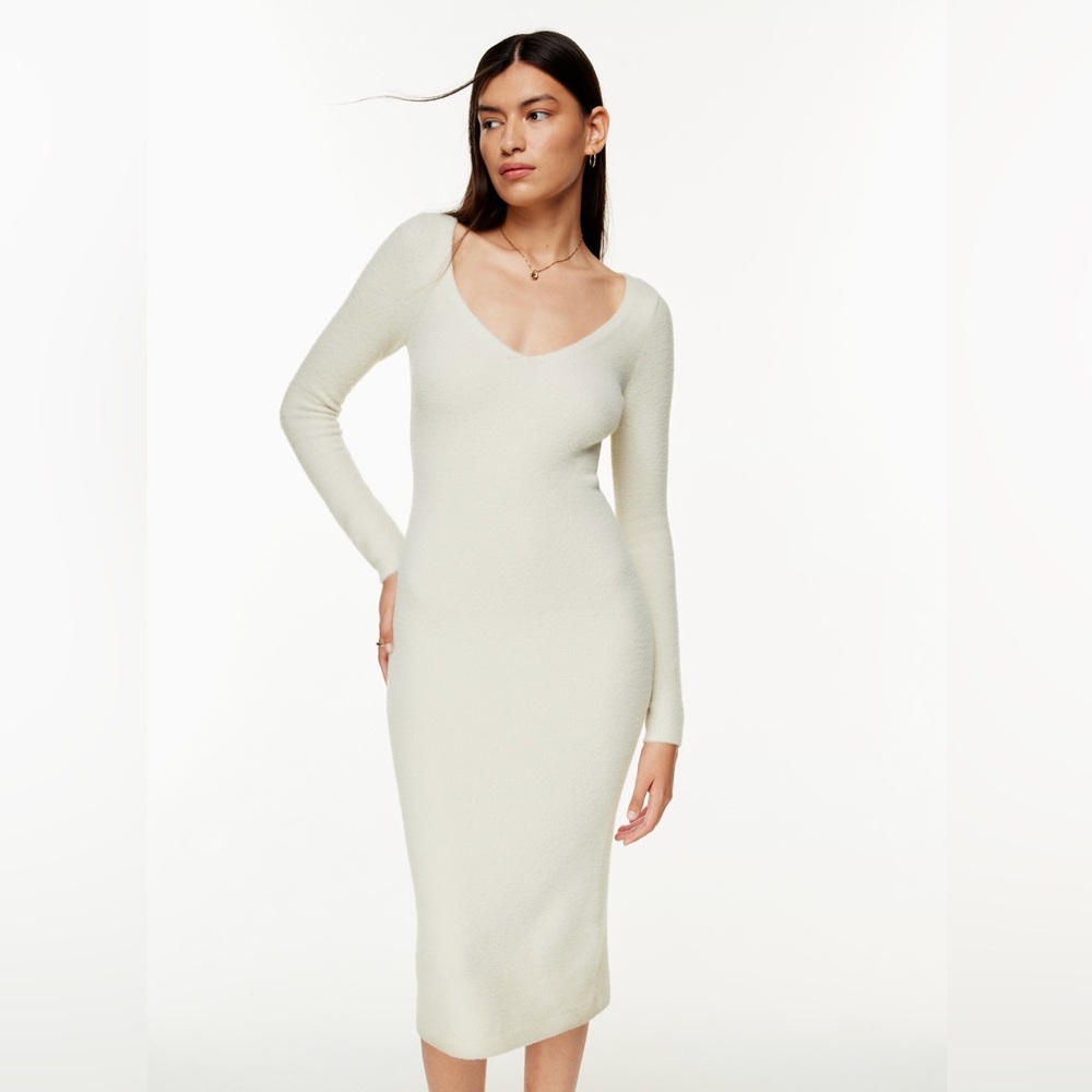 Aritzia hush knit v-neck sweater dress | maxi dress | Size Small | Silver birch